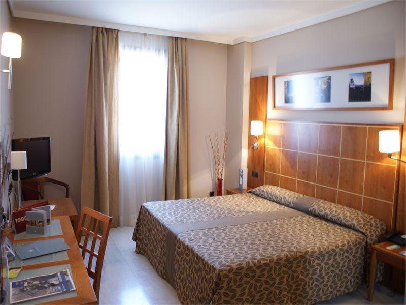Hotel Exe Ciudad De Cordova Esterno foto